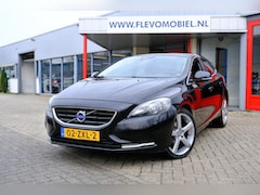 Volvo V40 - 1.6 D2 Momentum Pano|Navi|Cam|Clima |LMV