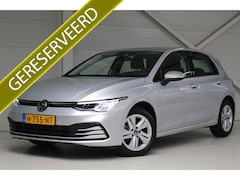 Volkswagen Golf - 1.0 eTSI Life DSG Automaat Navigatie | Parkeersensoren | Lichtmetalen Velgen