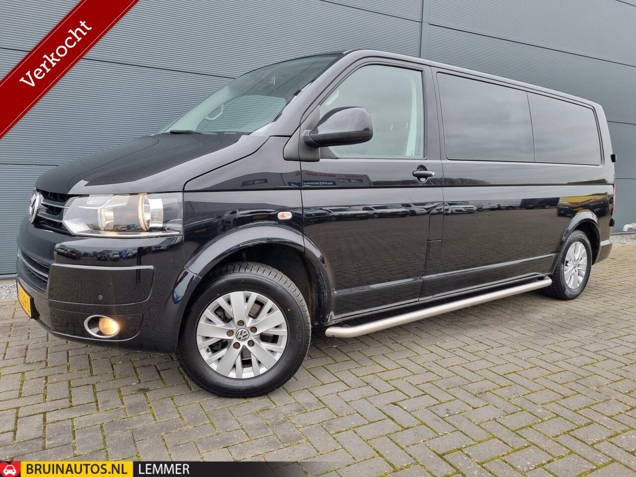 Volkswagen Transporter - 2.0 TDI L2H1 DC Navi leer 140 PK - AutoWereld.nl