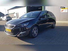 Peugeot 308 SW - 1.2 PureTech Blue Lease Premium in nette staat Cruise Climate Trekhaak Navi LM velgen Goed