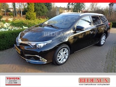 Toyota Auris - 1.8 Hybrid 136pk CVT Executive, bij specialist / rijklaar met 12 mnd BOVAG garantie