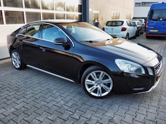 Volvo S60 - 2.0T Momentum LEDER NAVI PARKEER S. CLIMA CRUISE