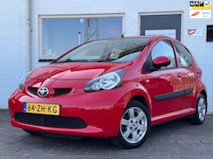 Toyota Aygo - 1.0-12V + 5-deurs Lichtmetalen velgen