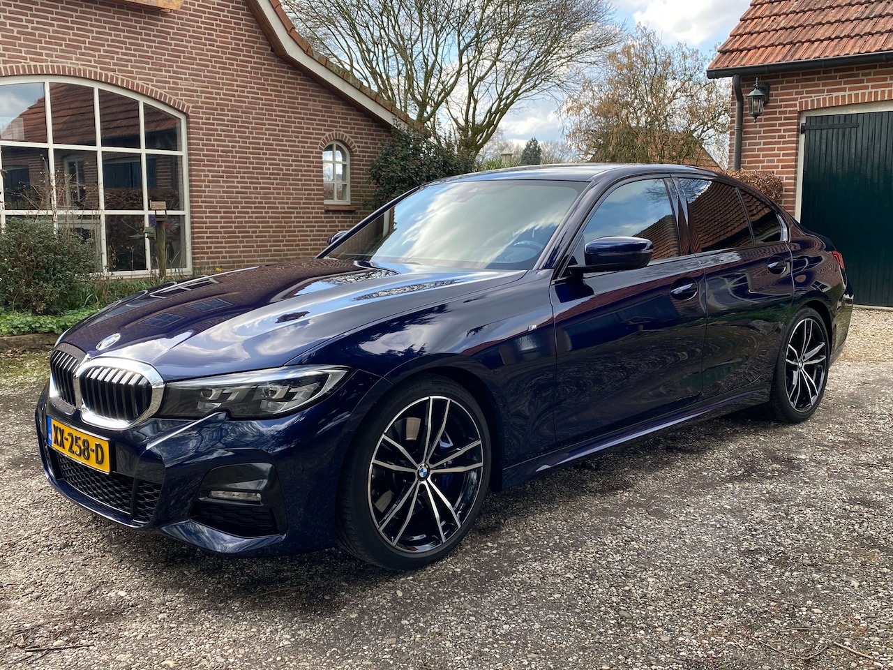 BMW 3-serie - 330i Executive Edition M-SPORT PAKKET EN DEALER ONDERHOUDEN