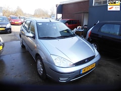 Ford Focus - 1.6-16V Futura leer navi nap apk