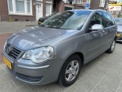 Volkswagen Polo - 1.4-16V Optive CarPlay Airco Navi Nette Auto Betrouwbaar