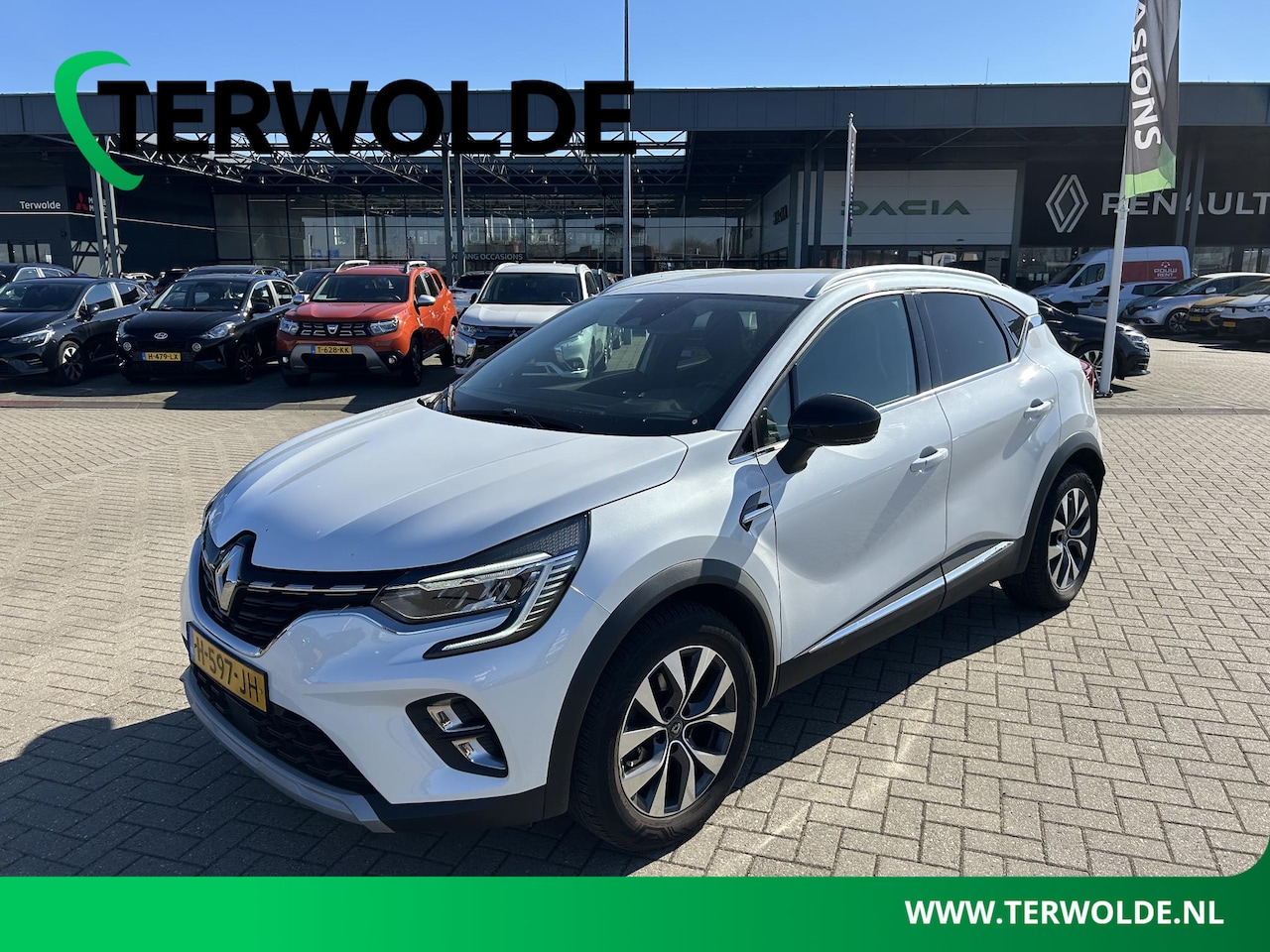 Renault Captur - 1.0 TCe 100 Intens | Parkeercamera | Navigatie | Climate Control | - AutoWereld.nl