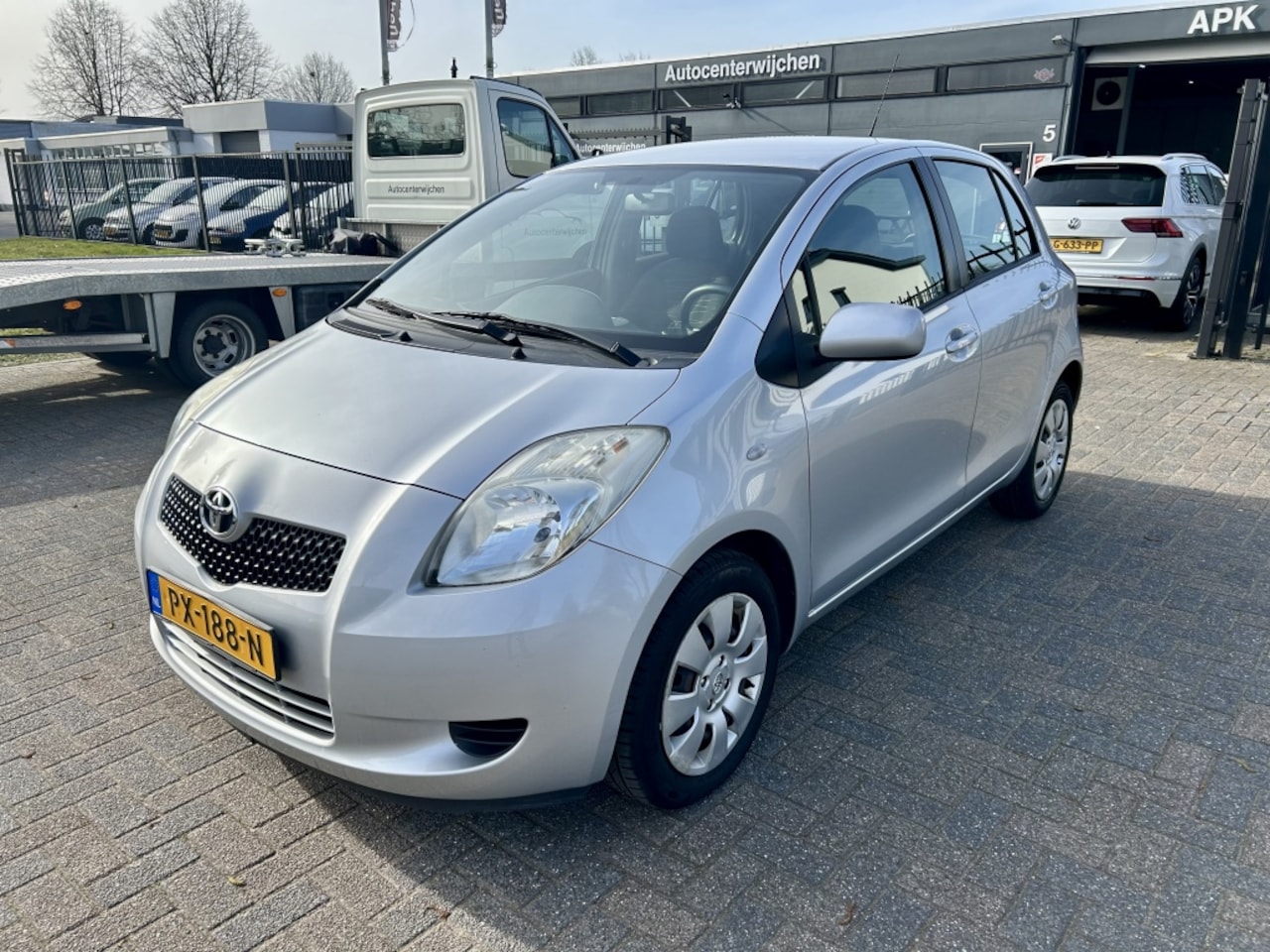 Toyota Yaris - 1.0 VVTi Sol - 5Drs - Weinig Km - AutoWereld.nl