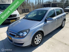 Opel Astra - 1.6 Essentia 2004 automaat F Melding