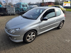 Peugeot 206 - 1.4-16V Quiksilver