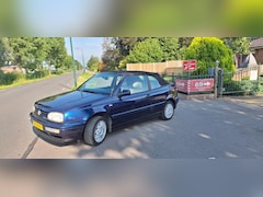 Volkswagen Golf Cabriolet - 1.8