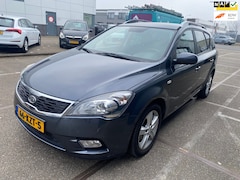 Kia Cee'd - 1.4 CVVT X-ecutive / 1 JAAR APK / NAP / AIRCO / NAVI / TWEE SLEUTELS / GOED ONDERHOUDEN