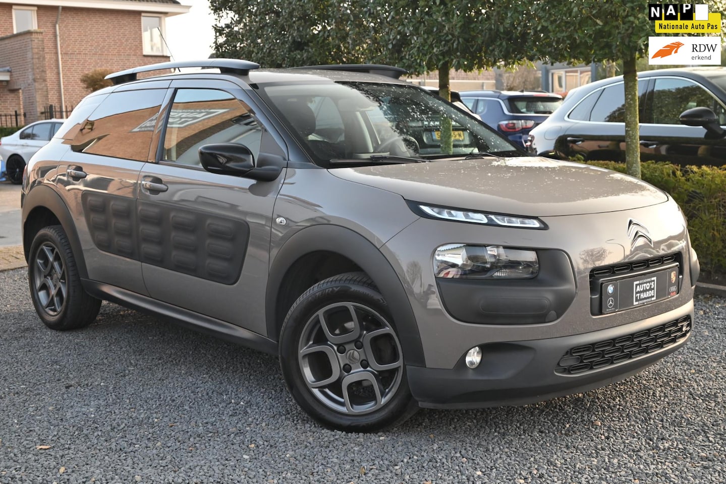 Citroën C4 Cactus - 1.2 PureTech Shine 82 PK Navi Cruise Clima Bluetooth 16'' - AutoWereld.nl