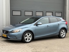 Volvo V40 - 1.6 D2 Kinetic Aut. Navi Pdc Trekhaak APK tot 01-2026