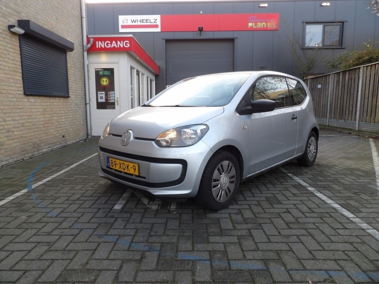 Volkswagen Up! - 1.0 3 drs - airco - inruilkoopje! - AutoWereld.nl