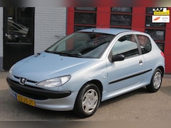 Peugeot 206 - 1.4 XR, NIEUWE APK € 975,