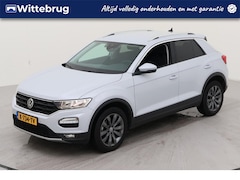 Volkswagen T-Roc - 1.0 TSI Style Metallic/ Clima/ Navi/ Do Glas/ Parkeersensoren / 17 lmv