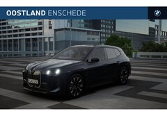 BMW iX - xDrive45 M Sport / Panoramadak Sky Lounge / Trekhaak / M Multifunctionele Stoelen / Parkin