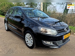 Volkswagen Polo - 1.2 TSI Comfortline . Airco . Trekhaak . Zwart