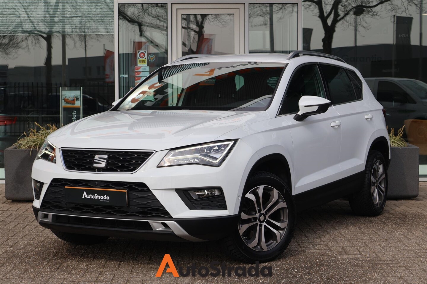 Seat Ateca - 1.4 Xcellence TSI 150PK DSG | Keyless | Carplay | 360 Camera | Trekhaak | Climate | Cruise - AutoWereld.nl