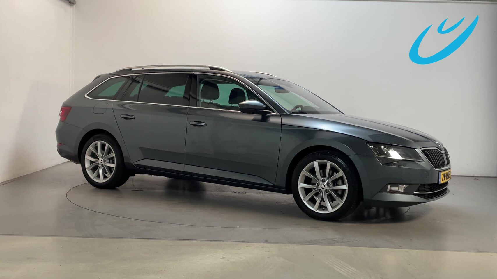 Skoda Superb Combi - 1.5 TSI ACT Business Edition DSG Camera SmartLink Stoelverwarming - AutoWereld.nl