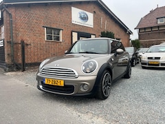 MINI One - 1.6 Chili ( Navigatie + Climate control )