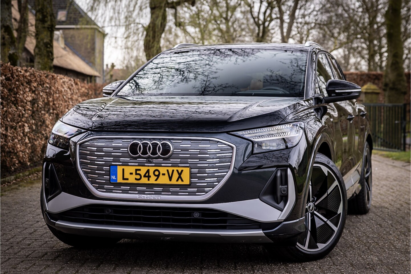 Audi Q4 e-tron - 50 Quattro Launch Edition S Competition 77 kWh Sonos Premium 21" Matrix Panorama Trekhaak - AutoWereld.nl