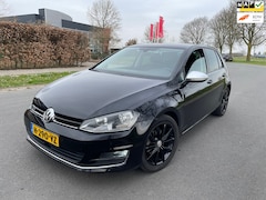 Volkswagen Golf - 1.6 TDI Connected Series NAVI/CLIMA/APK