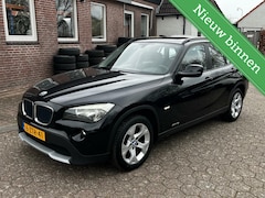 BMW X1 - sDrive18i Executive 150pk | Leder | Sportst