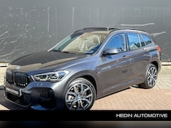 BMW X1 - xDrive25e High Executive | M-Pakket | 19'' LMV | Trekhaak | Panorama Dak | Adaptief Cruise