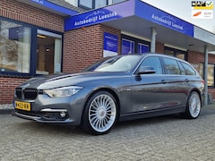 BMW 3-serie Touring - 320i xDrive Luxury Edition Originele Alpine Velgen Elektrische Stoelen Trekhaak Camera LED