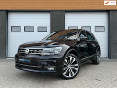 Volkswagen Tiguan - 2.0 TSI 4Motion 3x R-Line 220PK Pano Trekhaak Keyless