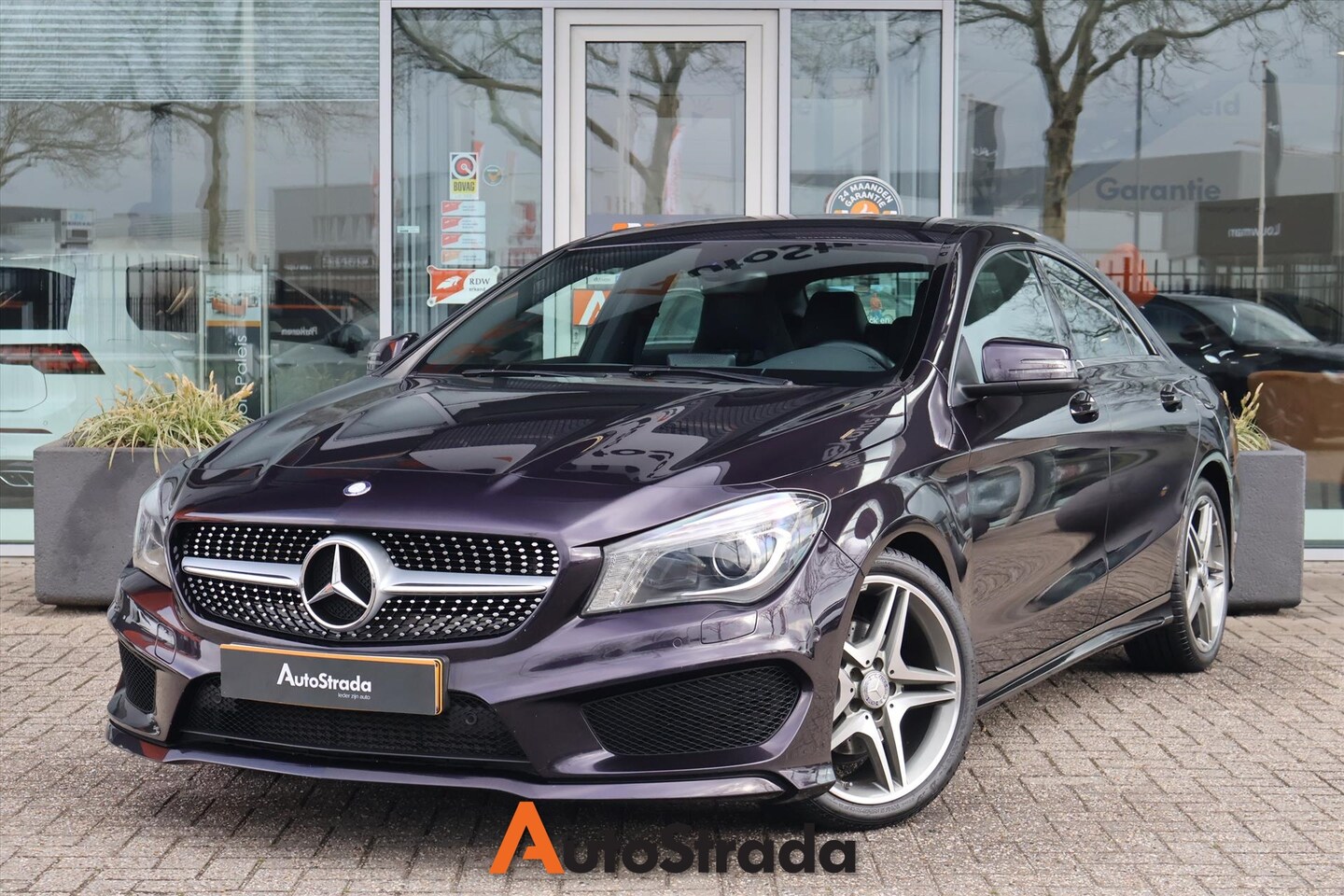 Mercedes-Benz CLA-Klasse - 180 AMG-LINE 122PK I Navi I Stoelverwarming I Leder I Climate I Cruise - AutoWereld.nl