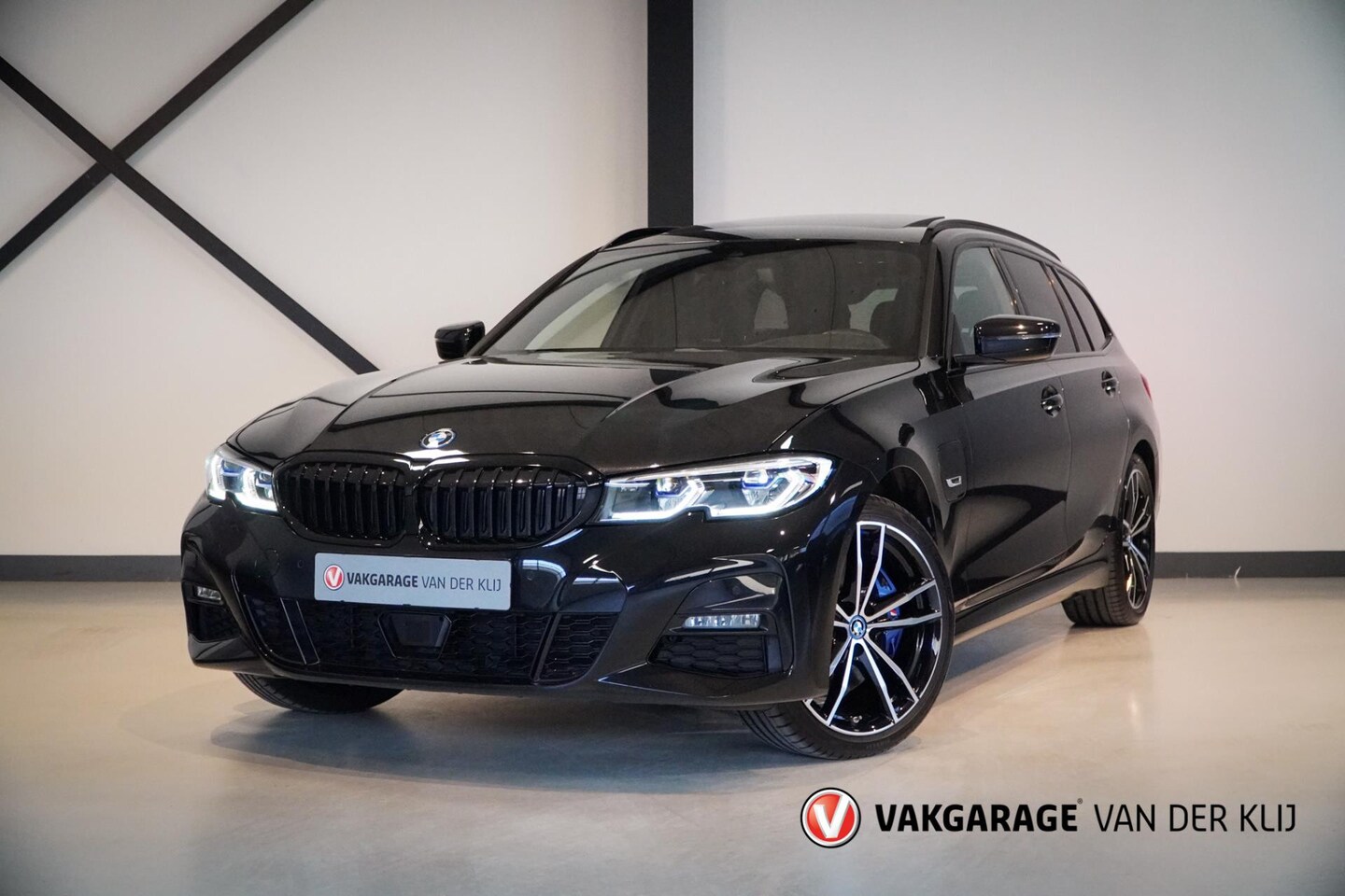 BMW 3-serie Touring - 330e xDrive M-Sport | Panorama | ACC | Laser | Head-Up | 19" | Camera | Stoel/Stuurverw. | - AutoWereld.nl