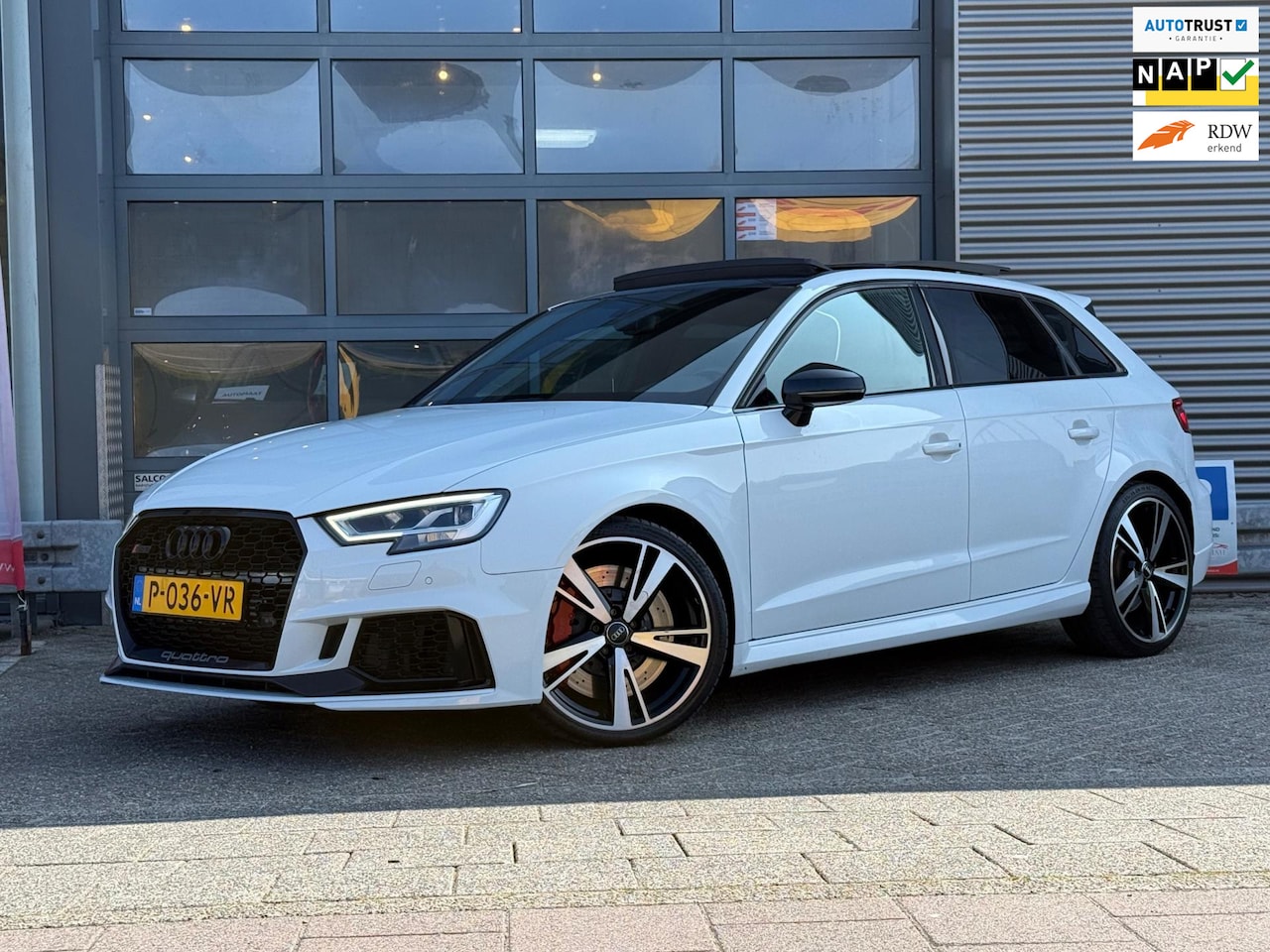 Audi A3 Sportback - 2.5 TFSI RS 3 quattro | PANO | Leer | Dealer onderhouden - AutoWereld.nl