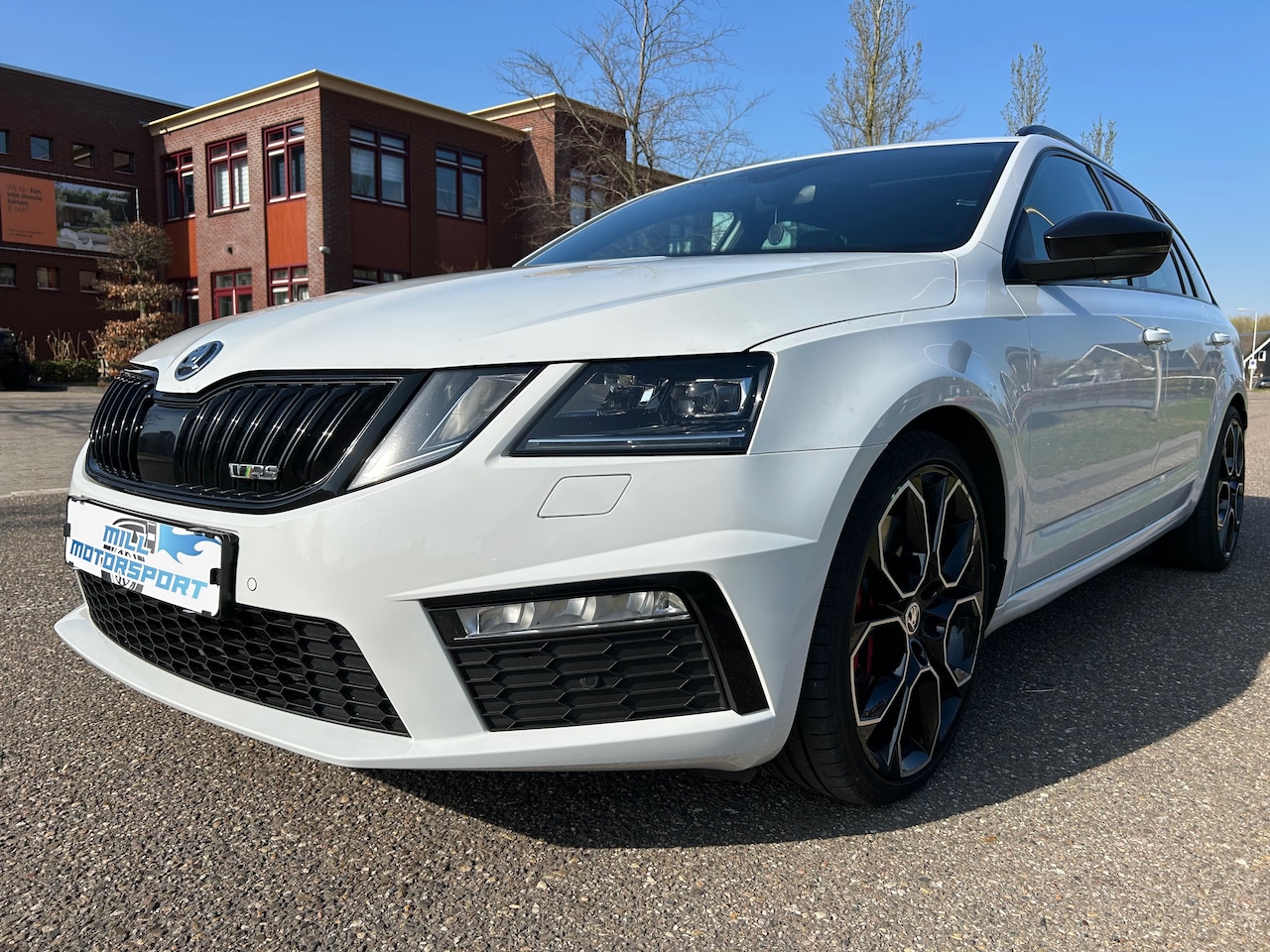 Skoda Octavia Combi - 2.0 TSI RS 245 Business DSG 19 inch Panoramadak Apple Carplay ACC camera - AutoWereld.nl