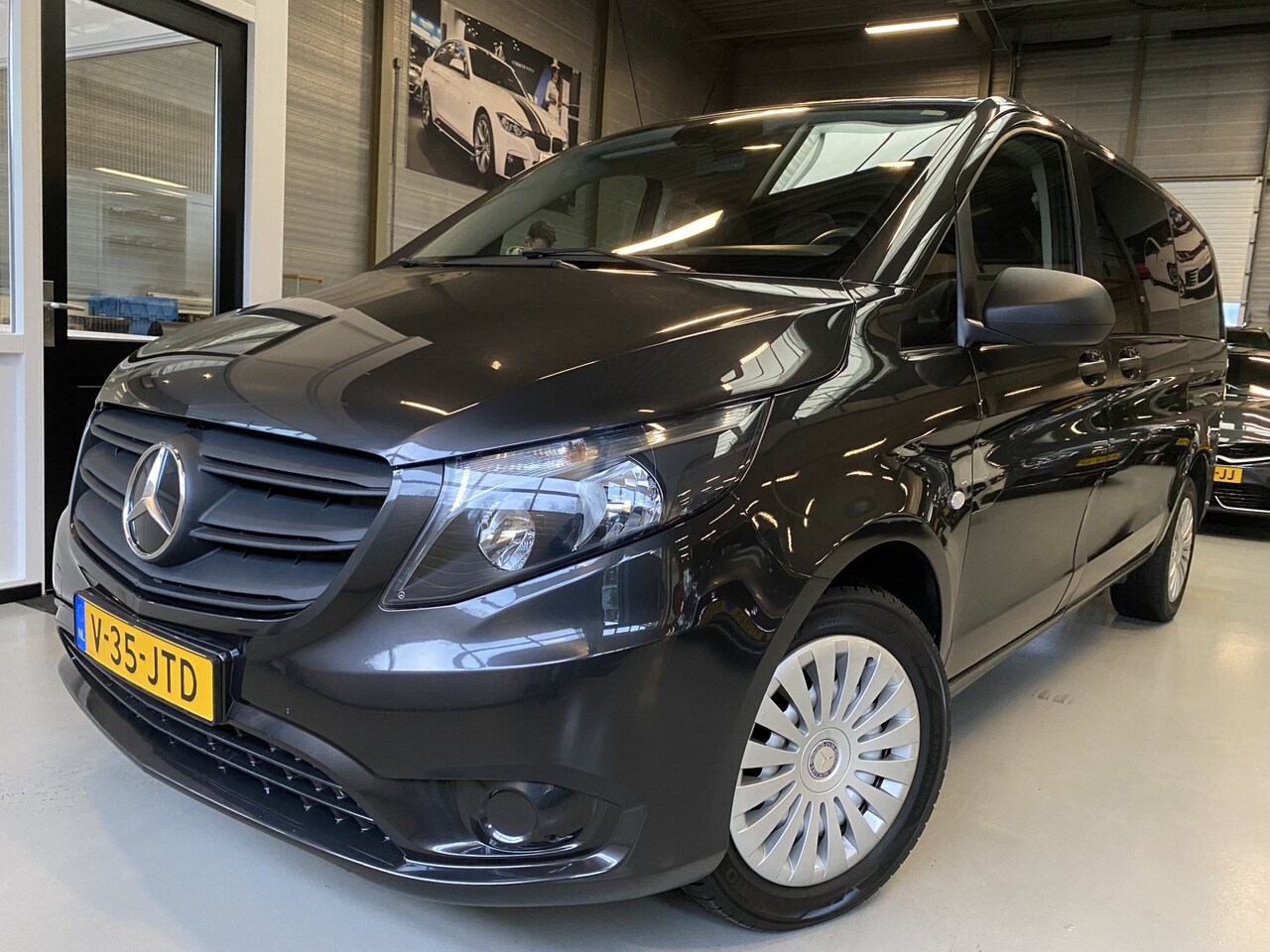 Mercedes-Benz Vito - 114 CDI Lang DC Comfort Rolstoel vervoer, Elektrische rolstoellift, Dubbele schuifdeur - AutoWereld.nl