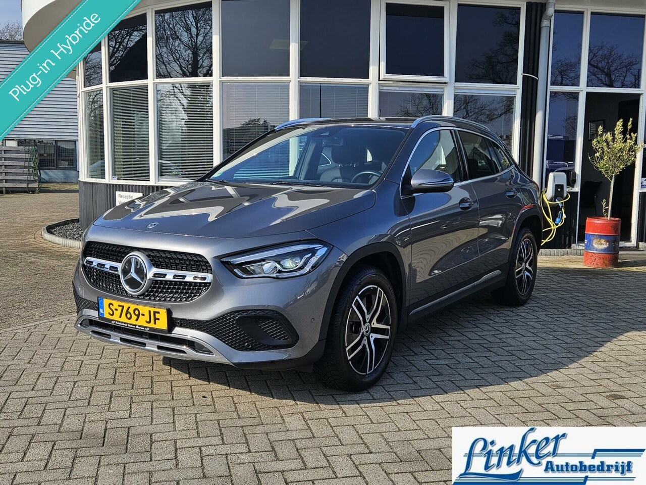 Mercedes-Benz GLA-Klasse - 250 e Luxury Line NL-AUTO GEEN AFLEVERKOSTEN TREKGEWICHT 1800KG - AutoWereld.nl