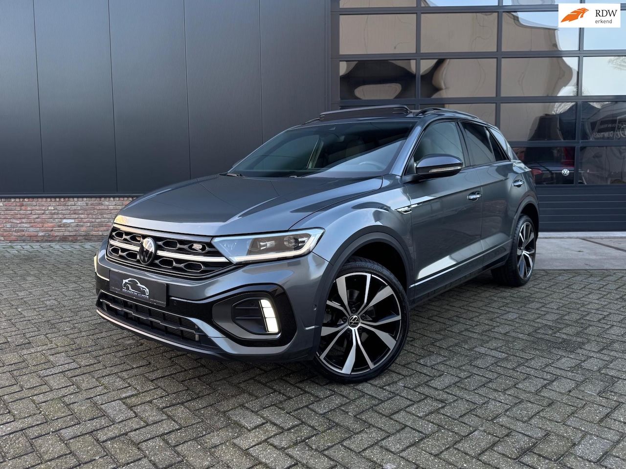 Volkswagen T-Roc - 1.5 TSI R-Line Blackstyle/Pano/Beats/Led/Virt/Garantie - AutoWereld.nl