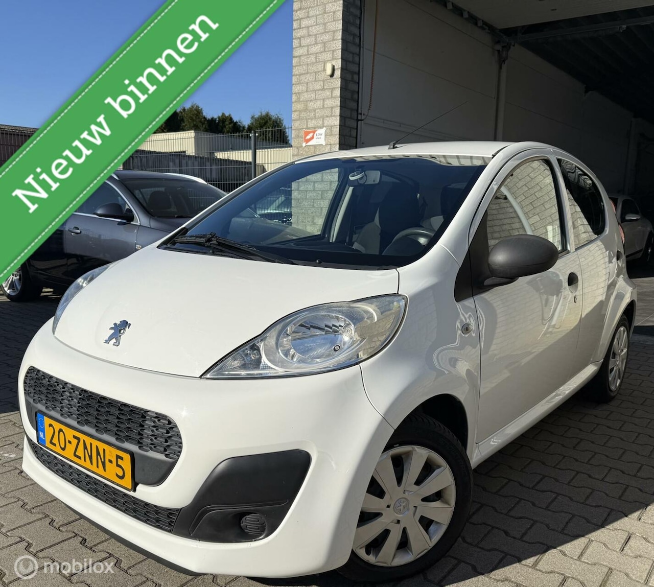 Peugeot 107 - 1.0 Access / 5DRS / Airco / BJ 2013/ Face-lift - AutoWereld.nl