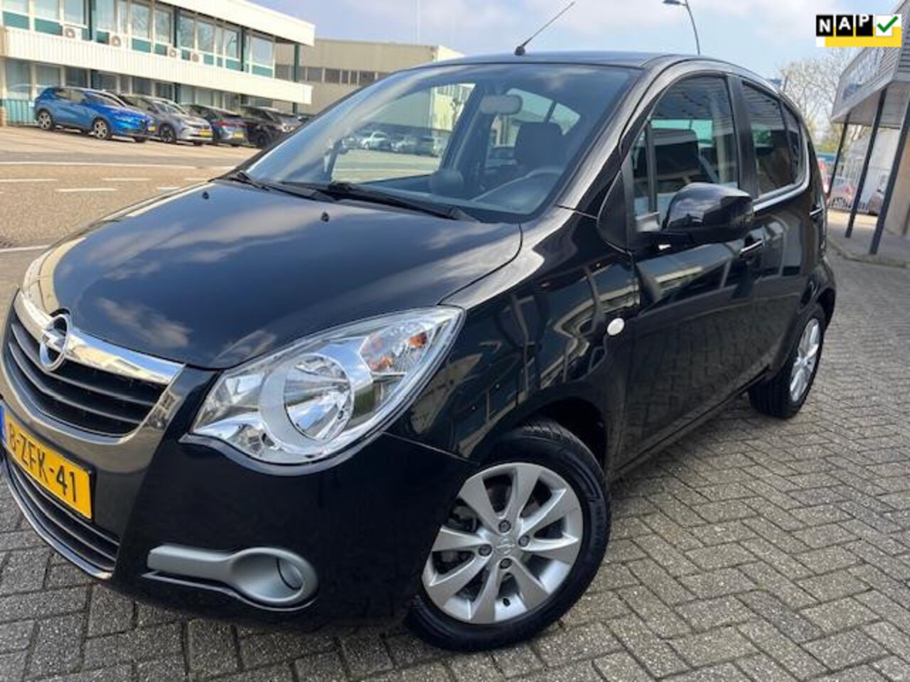 Opel Agila - 1.0 Berlin airco 25753km - AutoWereld.nl