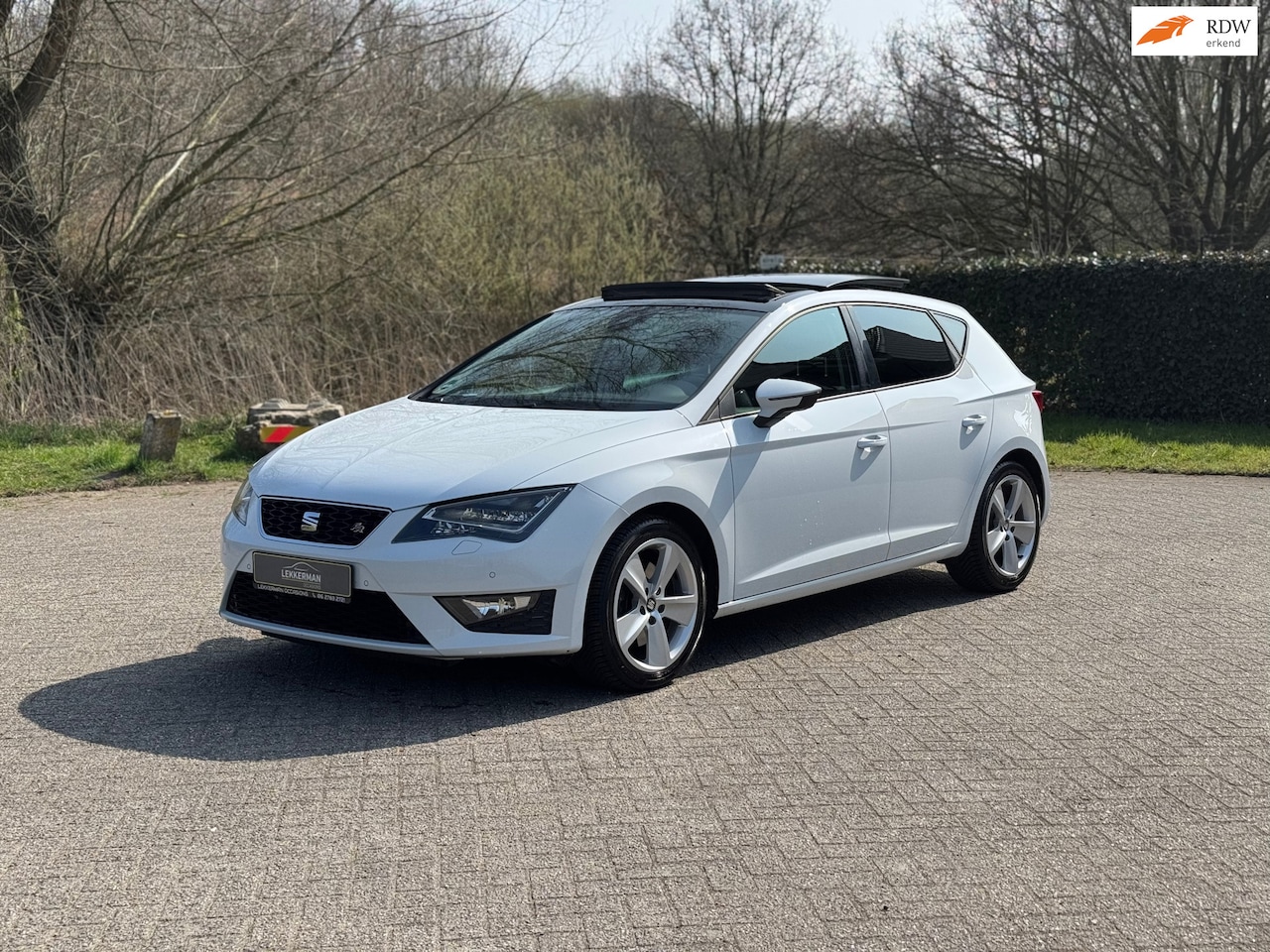 Seat Leon - 1.8 TSI FR PANO I AUTOMAAT I VOLL ONDH I PDC I CLIMA I 180PK - AutoWereld.nl