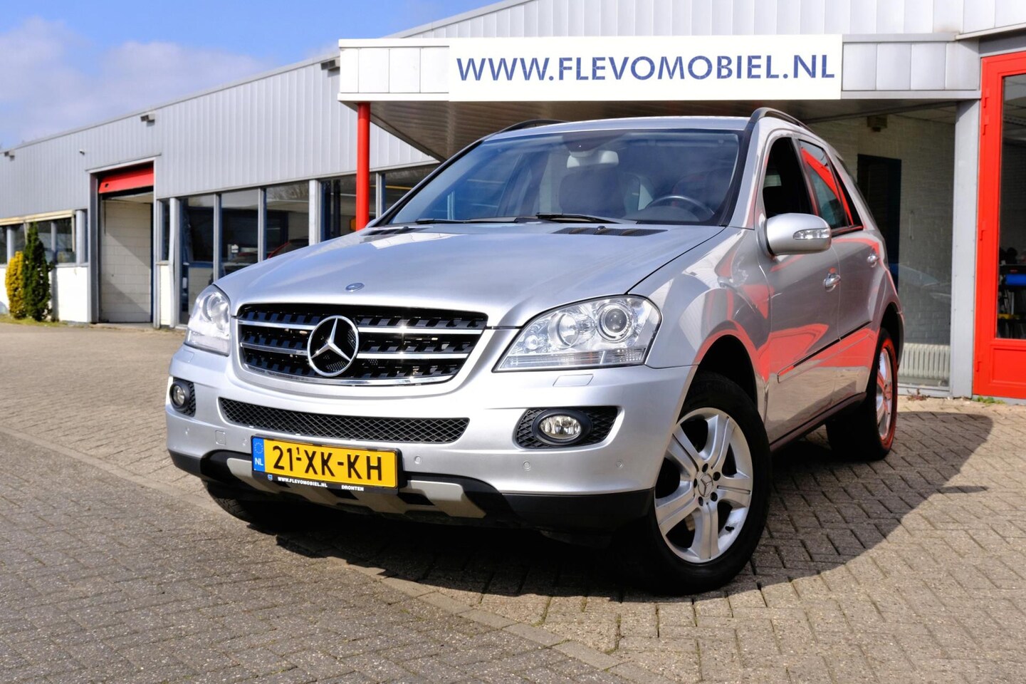 Mercedes-Benz M-klasse - 320 CDI 4Matic Aut. Xenon |Leder-Alcantara|Navi|Clima|Youngtimer! - AutoWereld.nl