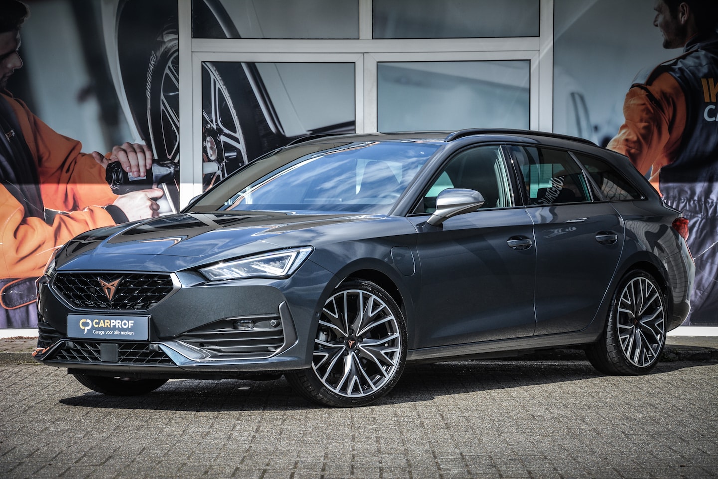 CUPRA Leon Sportstourer - 1.4 e-Hybrid 150kW/204pk DSG Black Edition - AutoWereld.nl