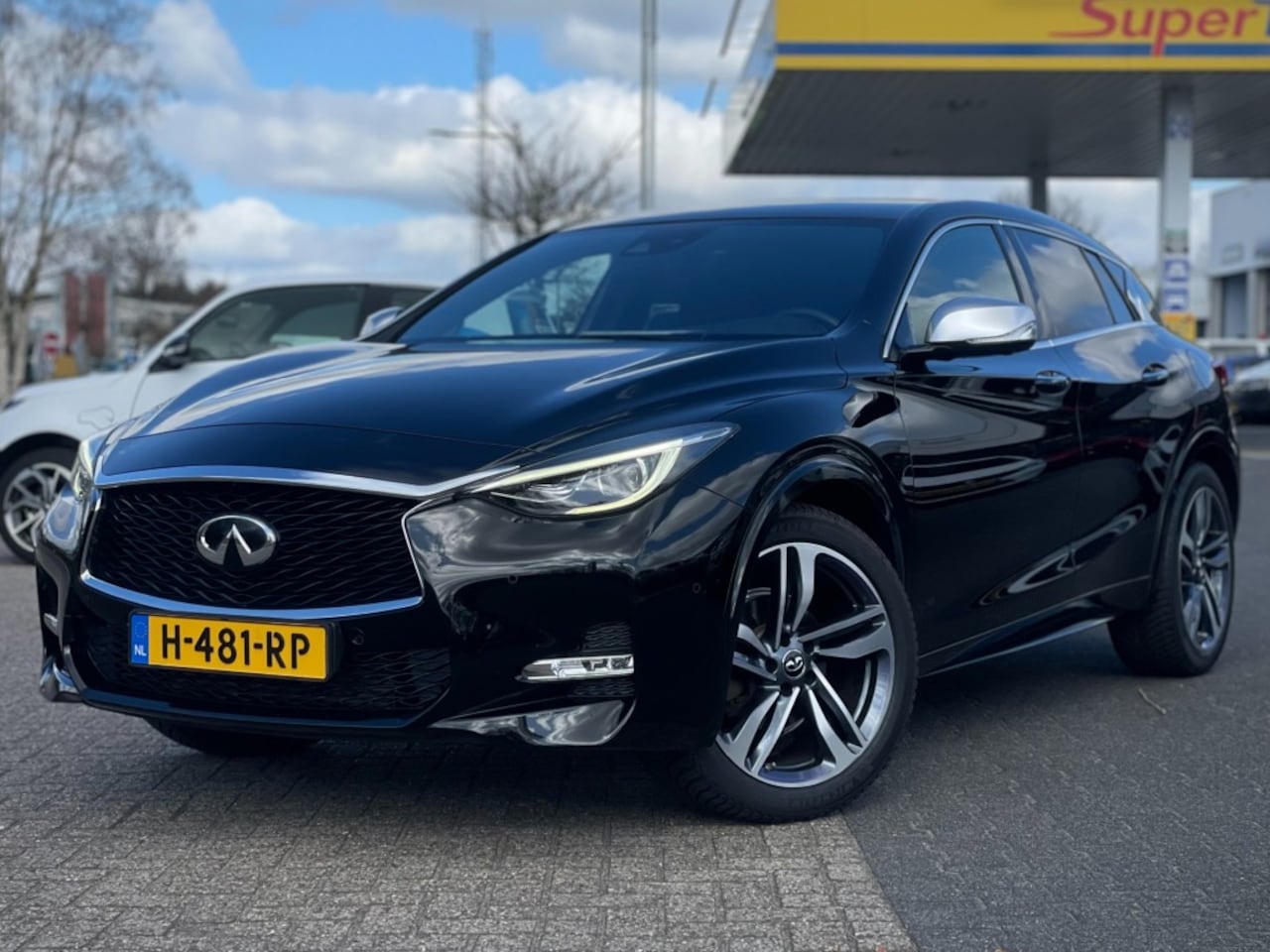 Infiniti Q30 - 1.6T SPORT AUTOMAAT CAMERA - AutoWereld.nl
