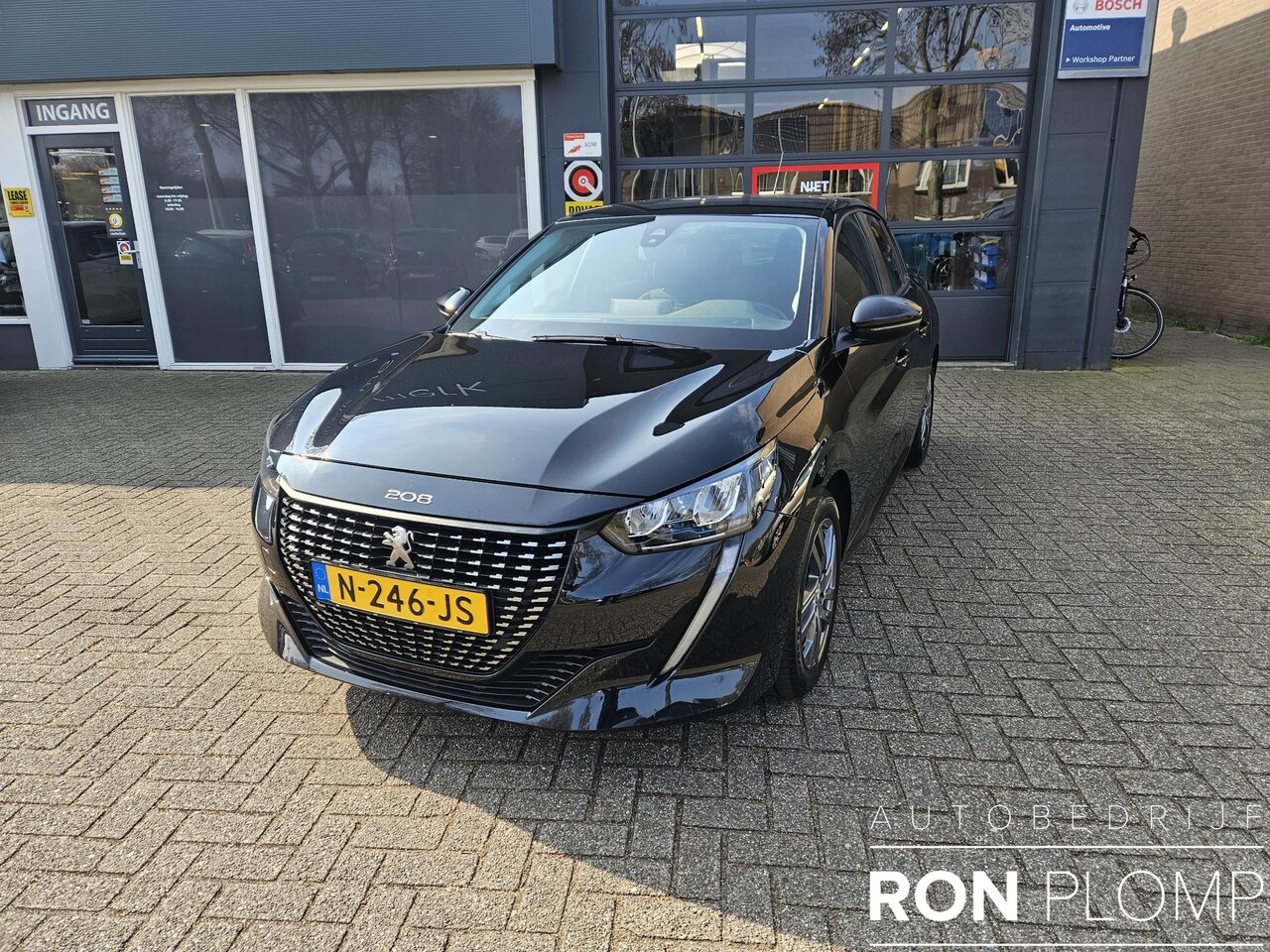 Peugeot 208 - 1.2 PureTech Active Pack / Airco/ Navigatie/ Cruise/ Apple carplay/ LED/ LMV - AutoWereld.nl