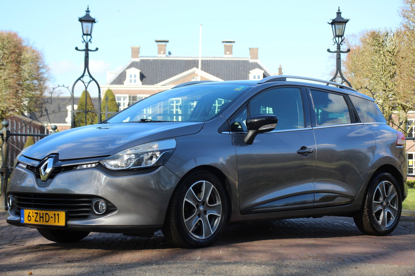 Renault Clio Estate - 0.9 TCe Night&Day| NL-AUTO! | NAVI | CLIMA | CRUISE | PARK SENS | 16' LM. VELGEN | PREMIUM - AutoWereld.nl
