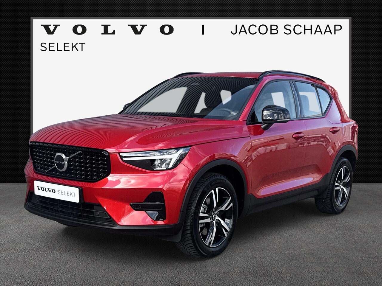 Volvo XC40 - 2.0 B4 Plus Dark / Adapt. Cruise control / Achtercamera / Verw. Stoelen & stuurwiel / Trek - AutoWereld.nl