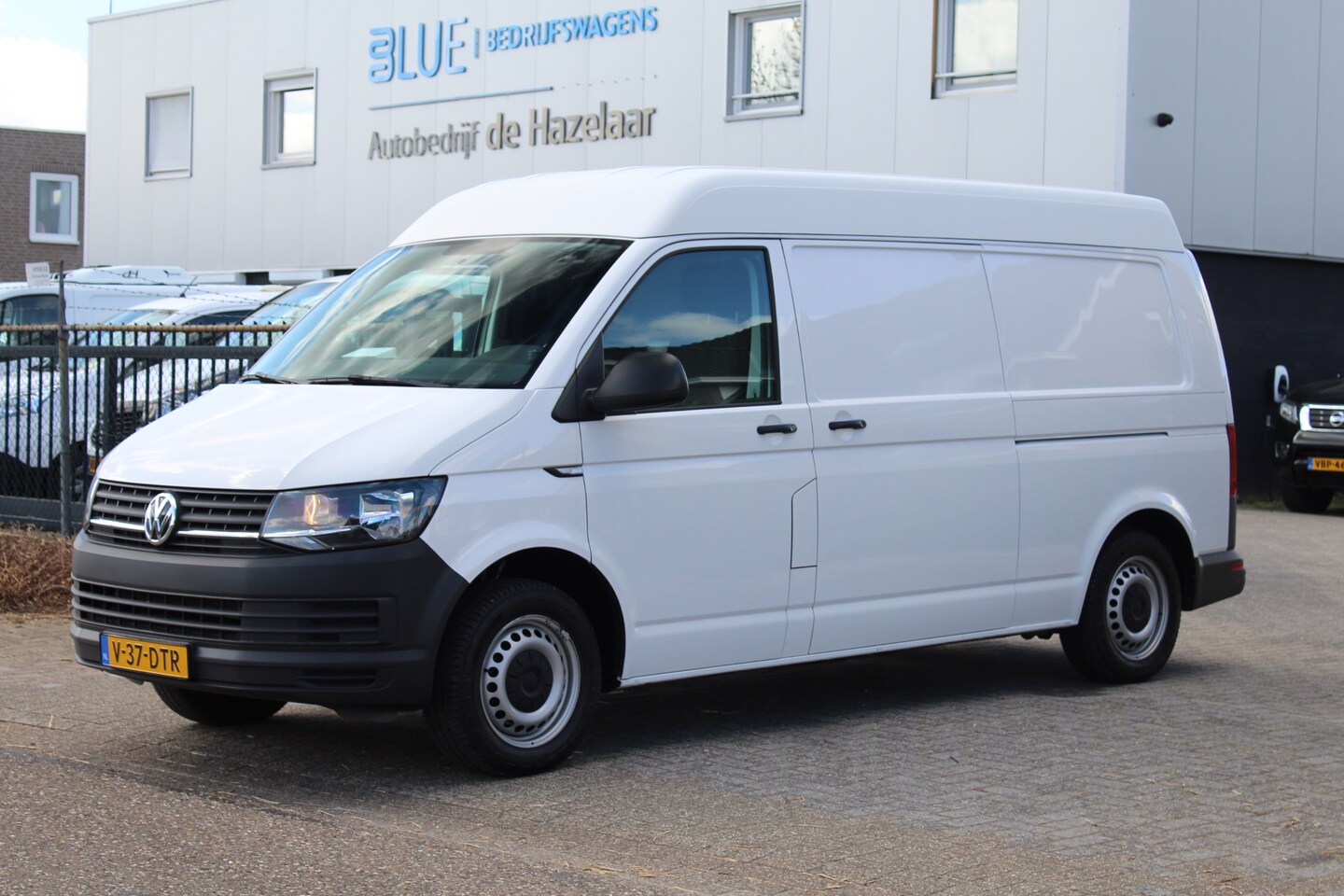 Volkswagen Transporter - T6 2.0 TDI 150PK Euro6 L2H2 Hydrauliek Servicebus / Heftruck service - AutoWereld.nl