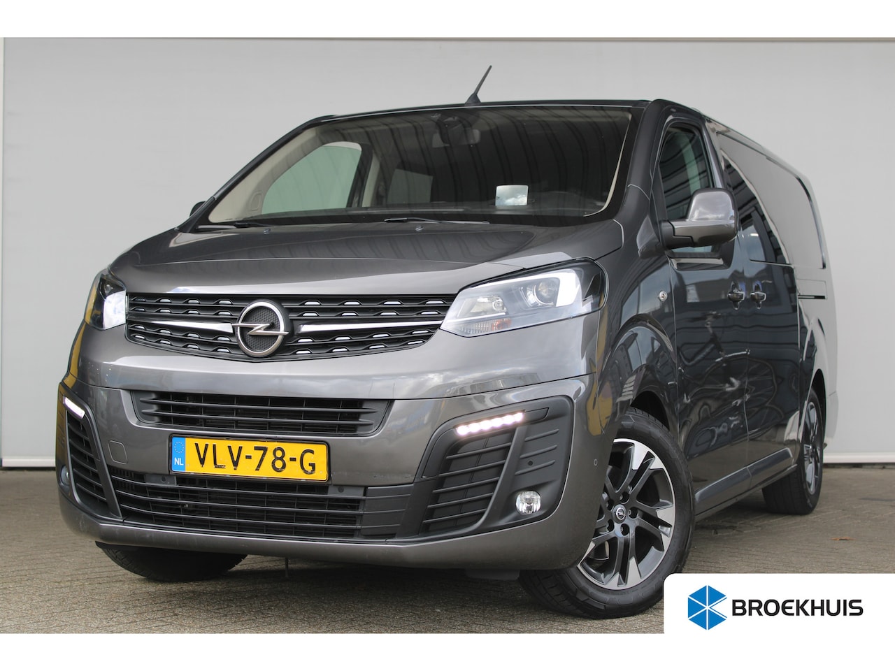 Opel Vivaro - 2.0 CDTI L3H1 DC Innovation | Achterklep met ruit | Achteruitrijcamera | Trekhaak - AutoWereld.nl
